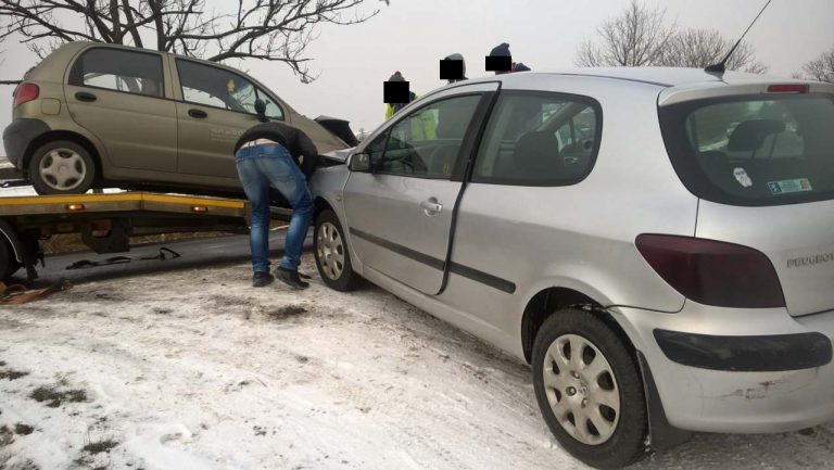 Zderzyli się na łuku drogi