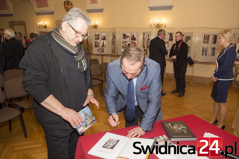 Nowa publikacja o świdnickiej katedrze ma inspirować do jej ocalenia [FOTO]