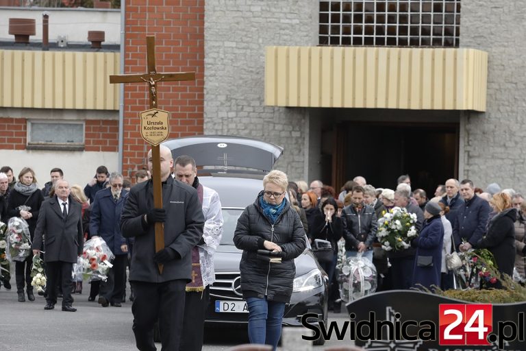 Pożegnali świdnicką pisarkę