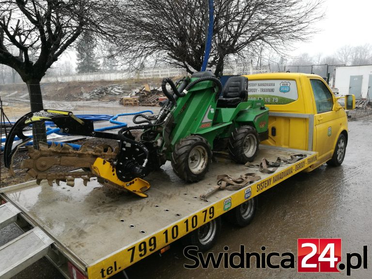 Po pięciu miesiącach prace na stadionie wznowione [FOTO]