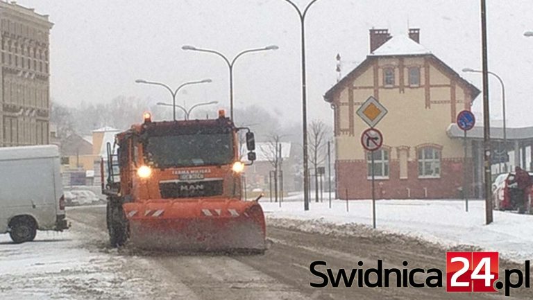 Zima wróciła, warunki na drogach są trudne [FOTO]