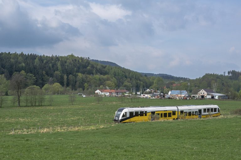 Czesi zawieszają kolejowe połączenia transgraniczne