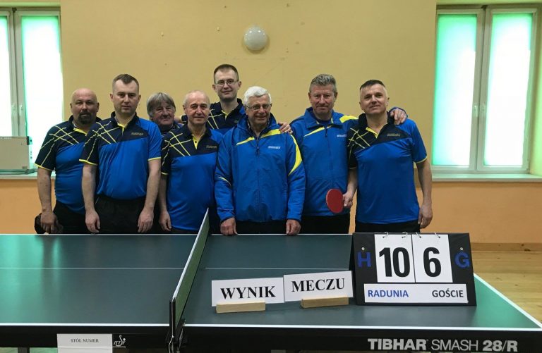 Radunia wygrywa derby i wywalcza awans do IV ligi!