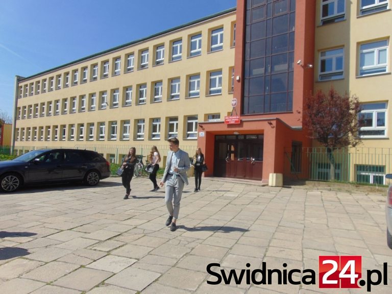 Języki obce na zakończenie egzaminacyjnych zmagań