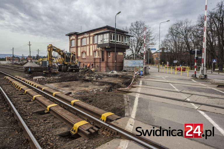 Remont przejazdu na Wałbrzyskiej ruszy wcześniej?