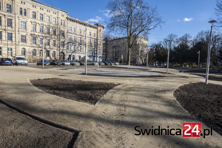 Mieszkańcy pytają: kiedy skwer przy Wałowej?