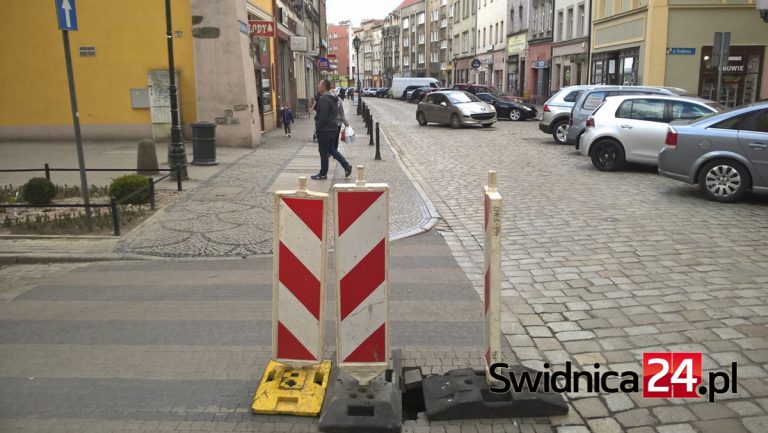 Miasto się zapada? Kolejna dziura w centrum