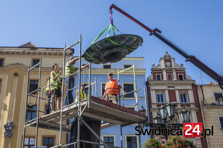 Zabrali misę Atlasowi