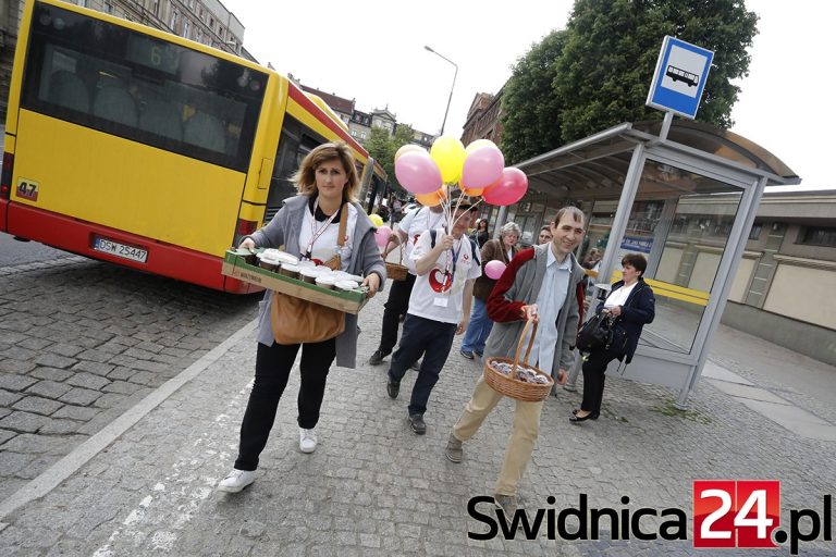 Niestrudzenie układają „kilometry dobra” do centrum rehabilitacji [FOTO]