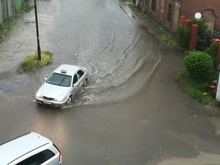 Ulewy nad Świdnicą i powiatem świdnickim [FOTO]