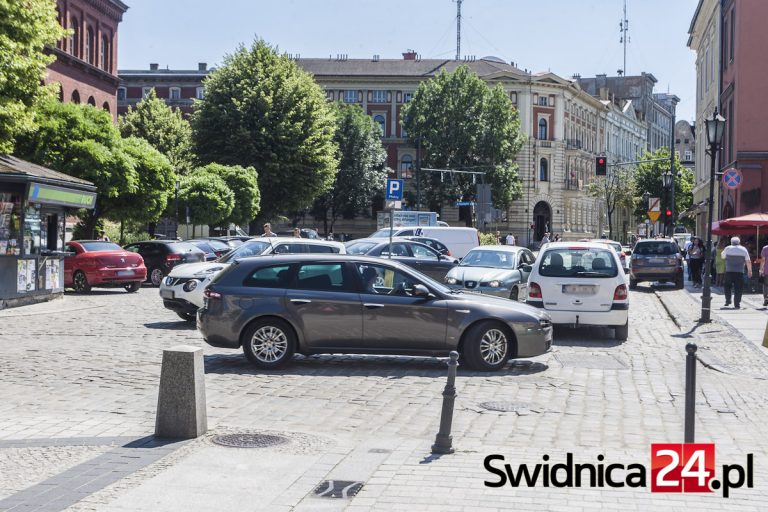 Remont ulicy Różanej: kierowcy skarżą się na brak znaków