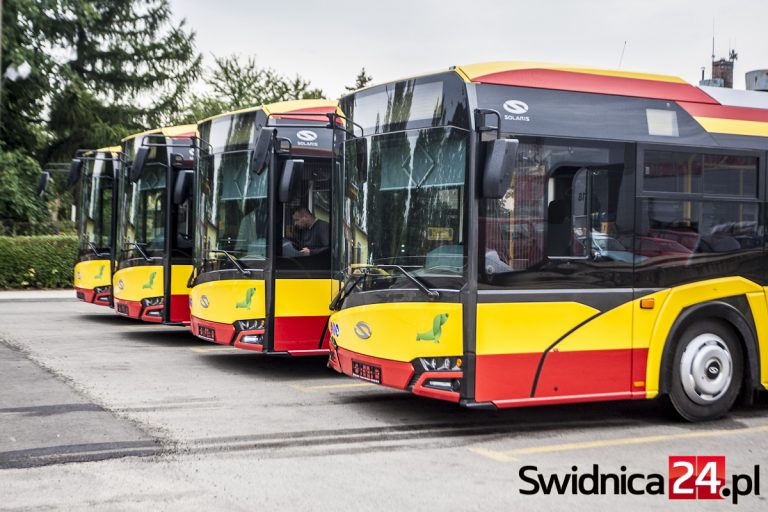 Autobusowa linia do Wałbrzycha wystartuje z poślizgiem