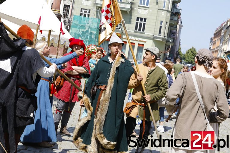 Średniowieczne zabawy na świdnickim Rynku [FOTO]