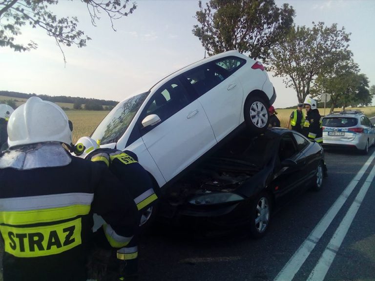 Spektakularna kolizja na krajowej piątce