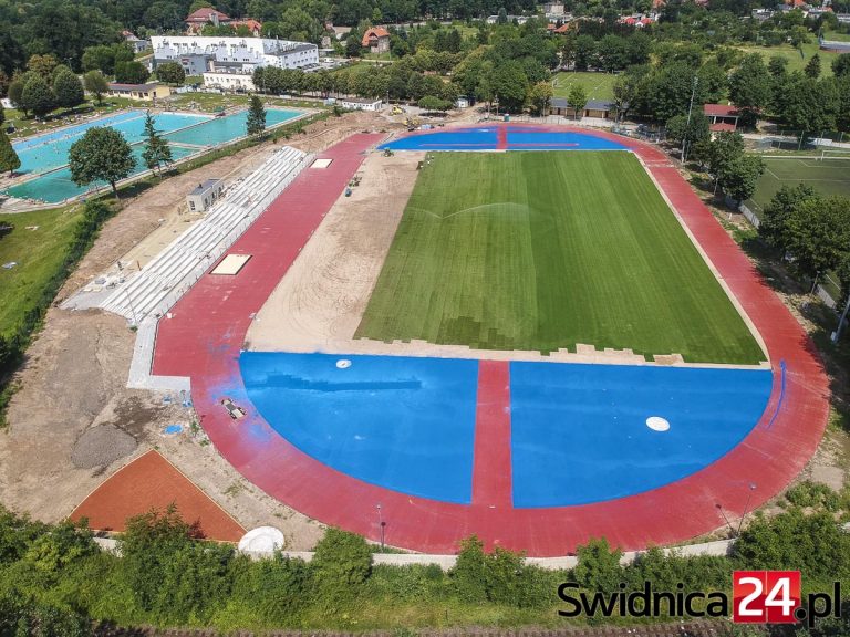 CBA przedłuża kontrolę przebudowy stadionu