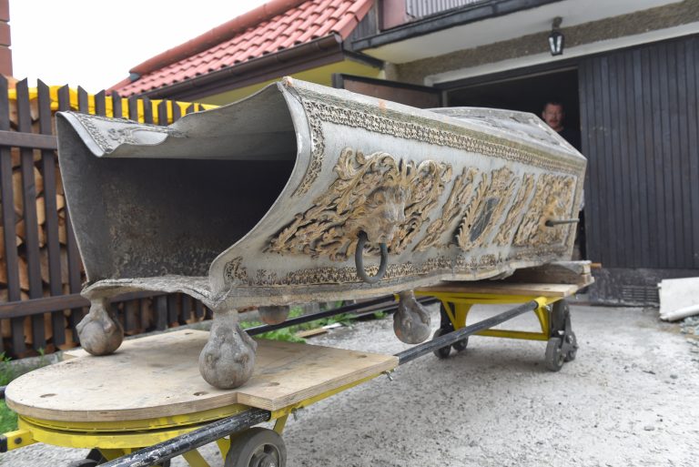 Odnawiają drugi sarkofag rodu Hochbergów