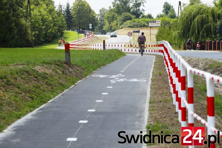 Rowerem między Świdnicą a Żarowem? W planach budowa kilkukilometrowej ścieżki dla jednośladów