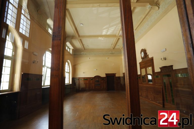 Restauracja na świdnickim dworcu wynajęta