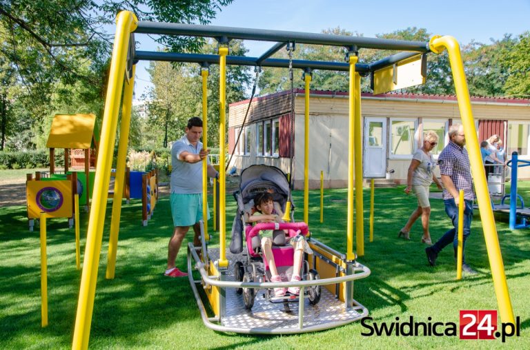 Pierwszy w Świdnicy plac zabaw dla niepełnosprawnych [FOTO/VIDEO]