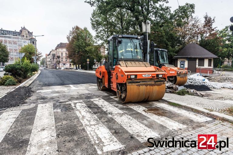 Uwaga kierowcy! Rusza II etap remontu Wałbrzyskiej [MAPA OBJAZDÓW]