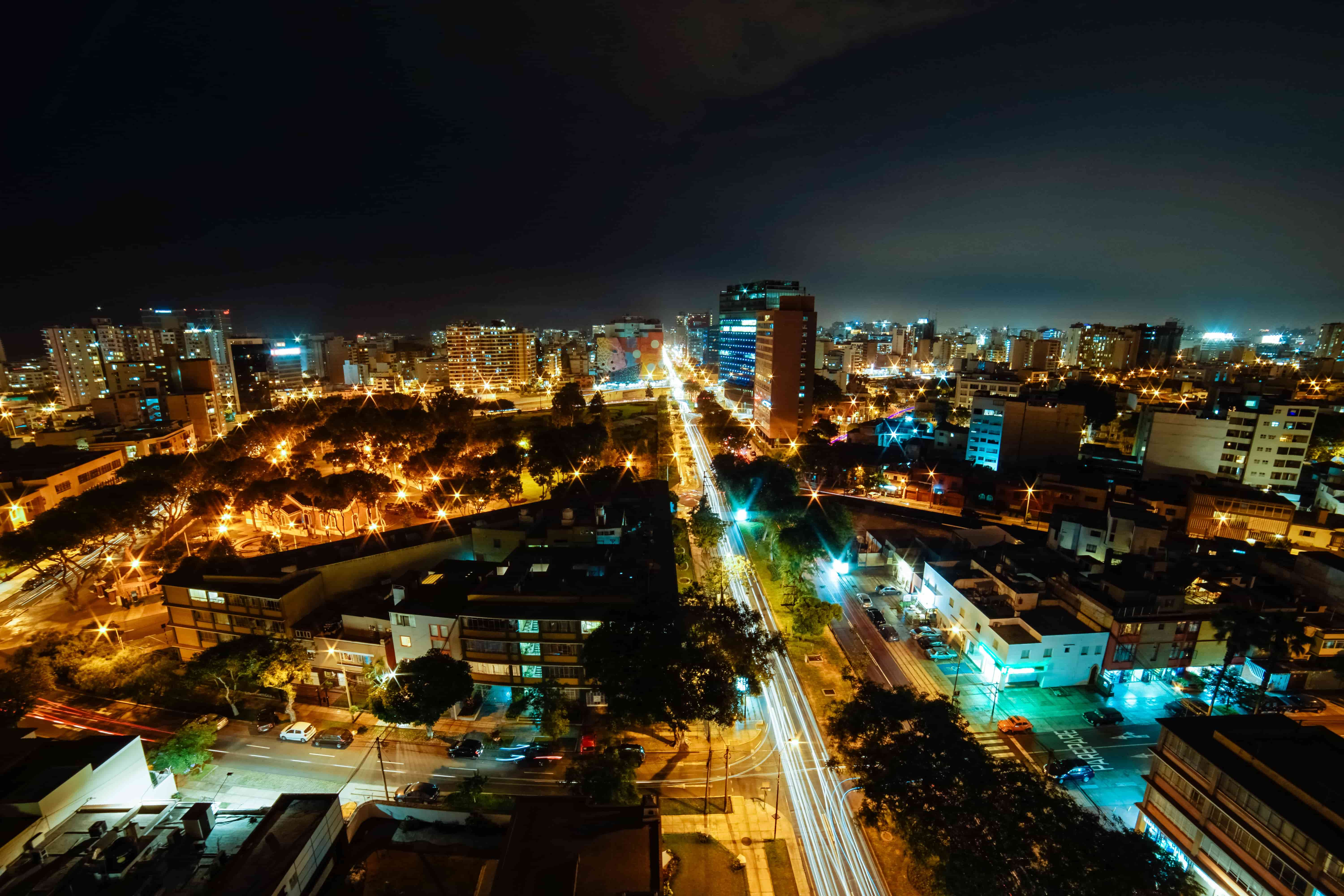 Внешний город. Ночной город с птичьего полета. Центр города. Bright City at Night. Urban areas at Night.