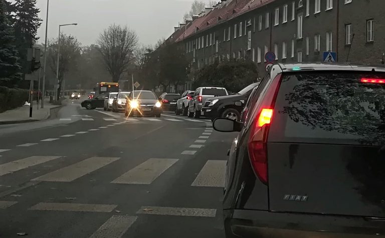 Utrudnienia na Kopernika i Kliczkowskiej. Korek sięga Wrocławskiej