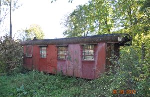 Przez lata stały na działkach. Pomóż uratować stuletnie wagony!