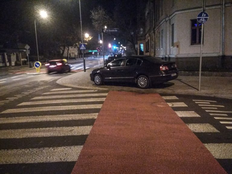 Mistrzowie parkowania [FOTO]