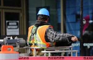 Wypadek podczas naprawy suwnicy