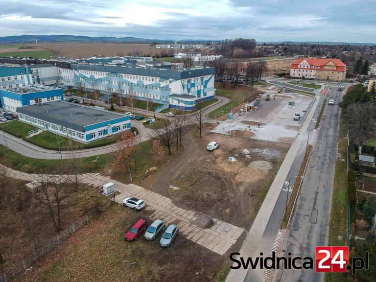 Parking przy Latawcu niemal gotowy. Pomieści ponad 60 aut