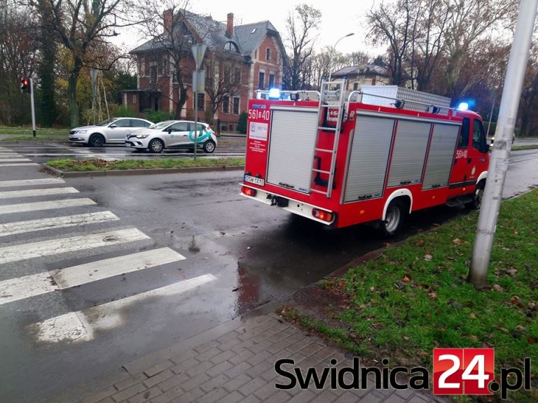 Uwaga! Oleista plama w centrum Świdnicy