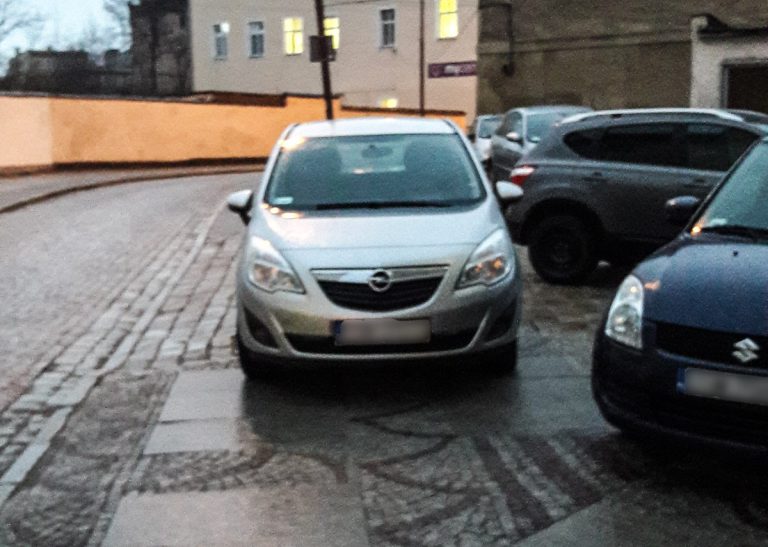 Mistrzowie parkowania [FOTO]