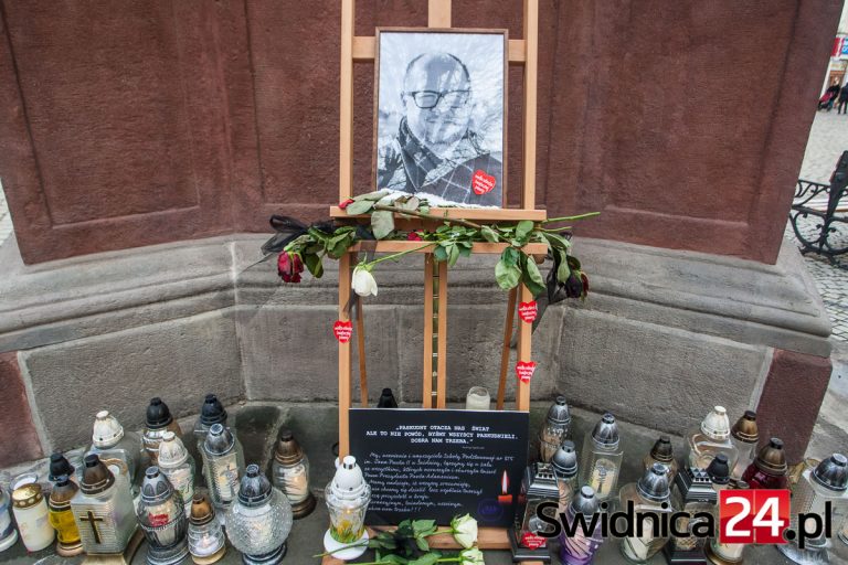 Ostatnie pożegnanie tragicznie zmarłego prezydenta Gdańska