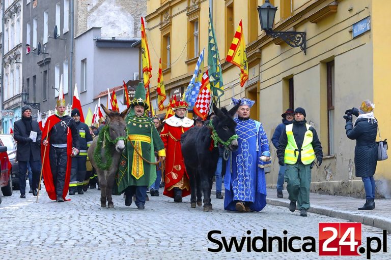 Orszak Trzech Króli po raz ósmy przeszedł przez Świdnicę [FOTO]