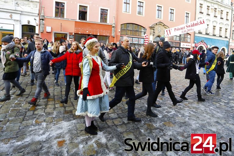 Maturzyści po raz szesnasty zatańczą poloneza na Rynku