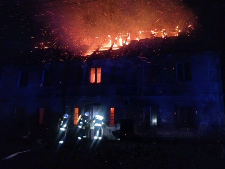Nocny pożar w Rogoźnicy [FOTO]