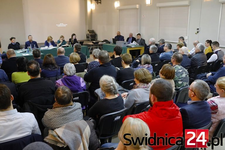 Co z zapyleniem, smrodem i hałasem? Gorąca debata w sprawie wytwórni masy bitumicznej