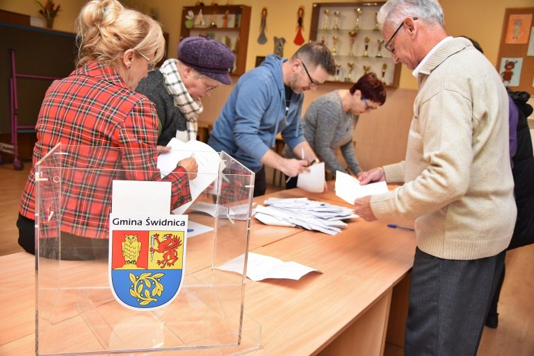Wybory uzupełniające w Gminie Świdnica. Kto został radnym?