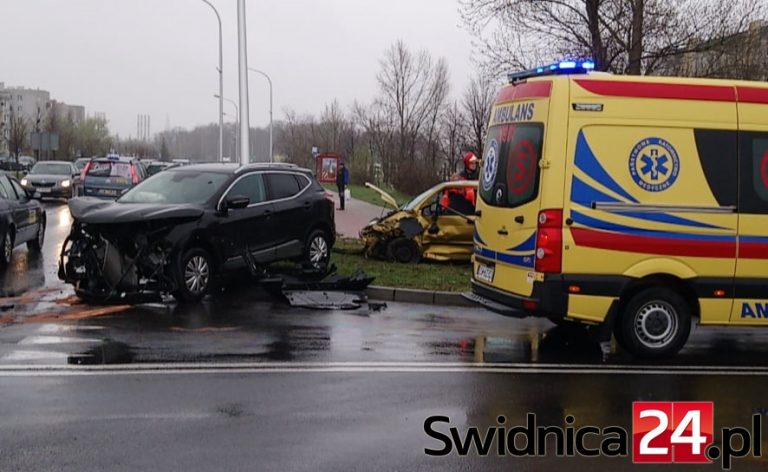 Wypadek na osiedlu Zawiszów w Świdnicy [FOTO][Aktualizacja]