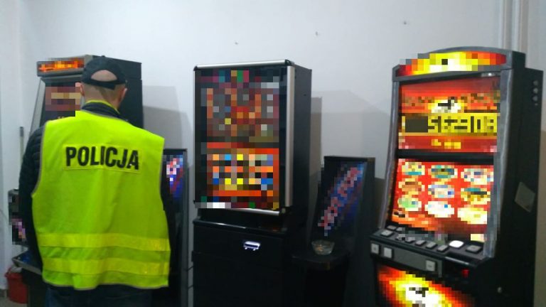 Prawie 150 zarekwirowanych automatów do gier. Kar jeszcze nie ma