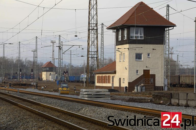 Przywracają normalne funkcjonowanie pociągów