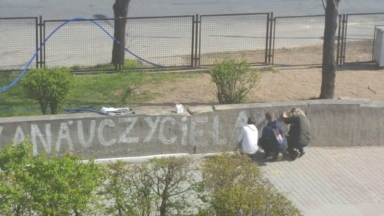 Poparli swoich nauczycieli