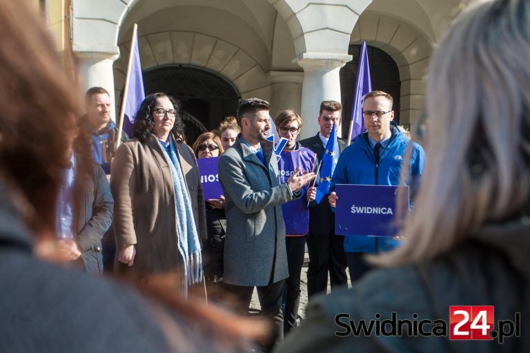 Kandydaci „Wiosny” w Świdnicy: chcemy odświeżyć europejską politykę [FOTO]