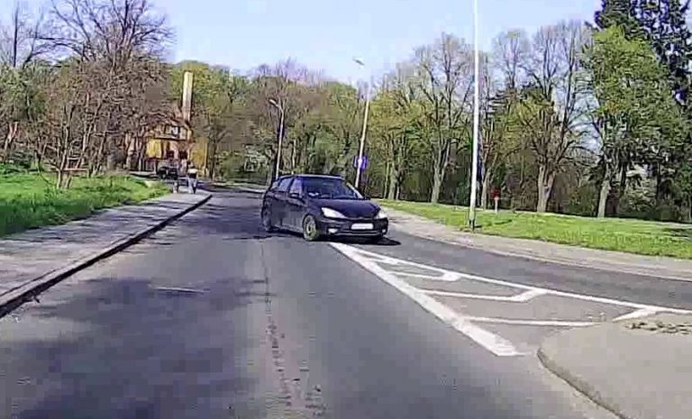 Pod prąd ulicą Łukasińskiego [VIDEO]