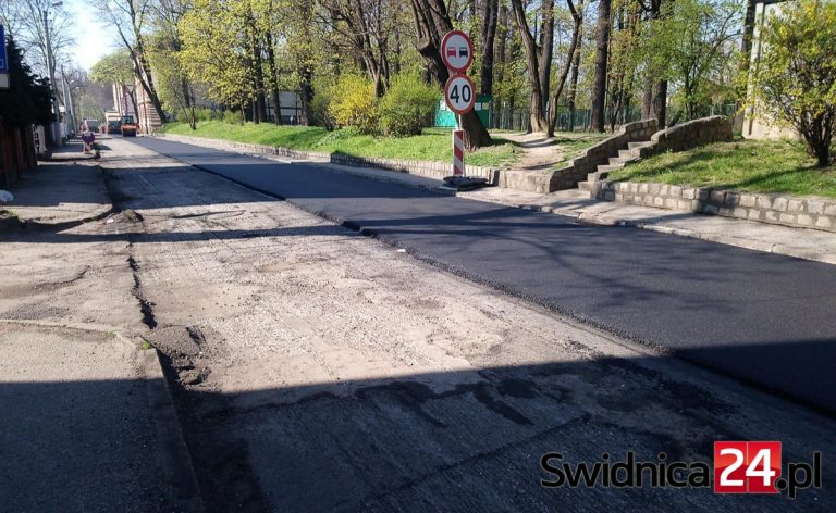 Remontują dziurawą Spacerową [FOTO]