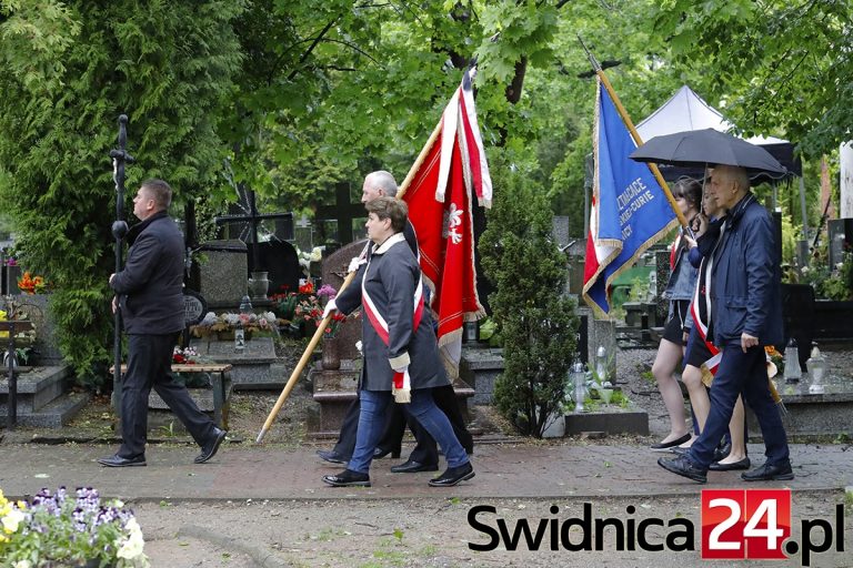 Pożegnali świdnickiego historyka i pedagoga [FOTO]