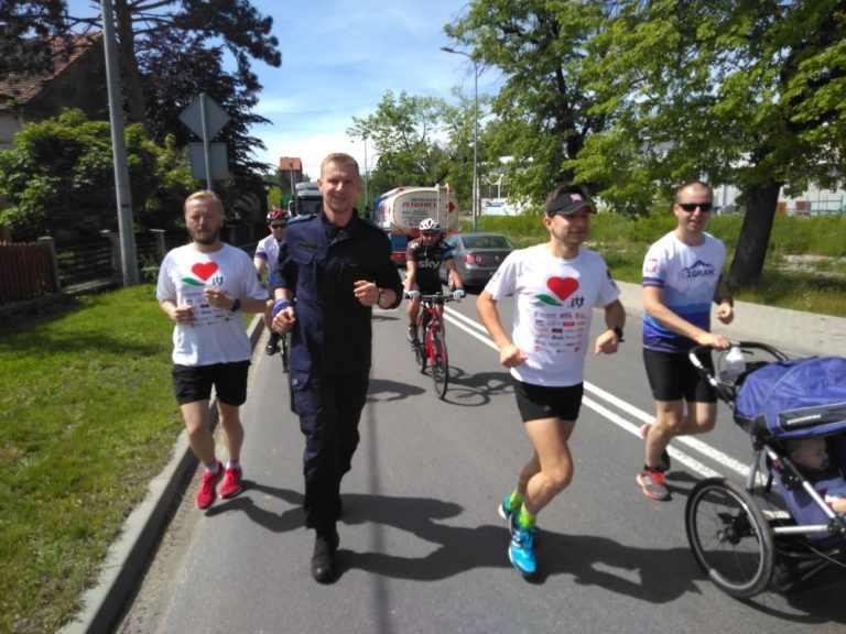 Świdnicki policjant w sztafecie 500 km na rzecz hospicjum