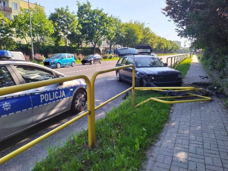 Zepchnął osobówkę na barierki