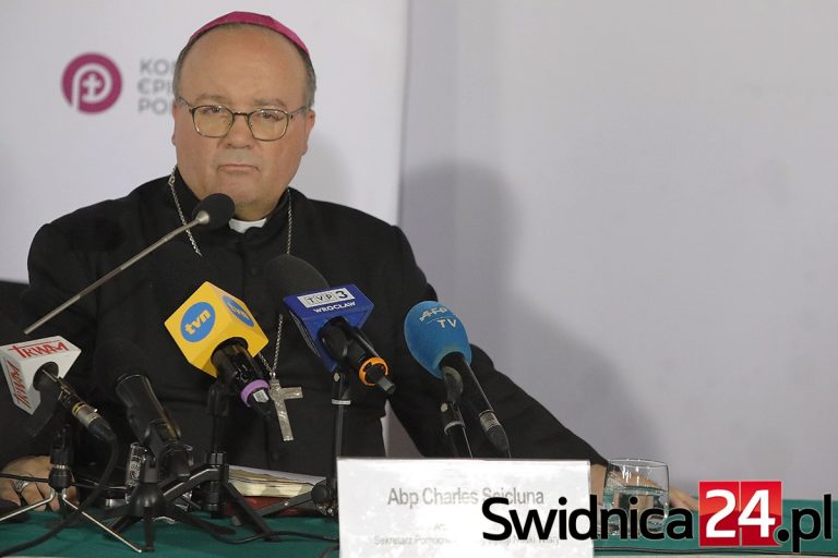 Nazywany jest „młotem na pedofilów”. Abp Scicluna spotkał się z polskimi hierarchami [FOTO/VIDEO]