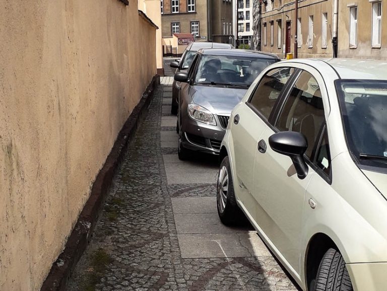 Mistrzowie parkowania [FOTO]